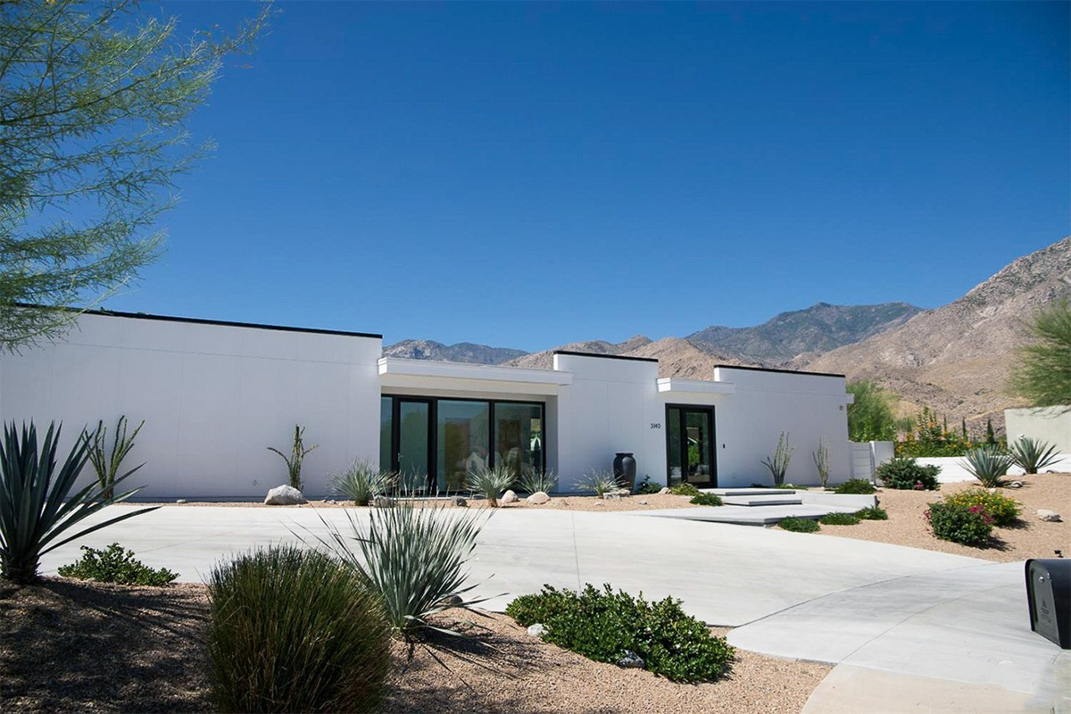 The 180 House modern desert residence by Fassino Construction